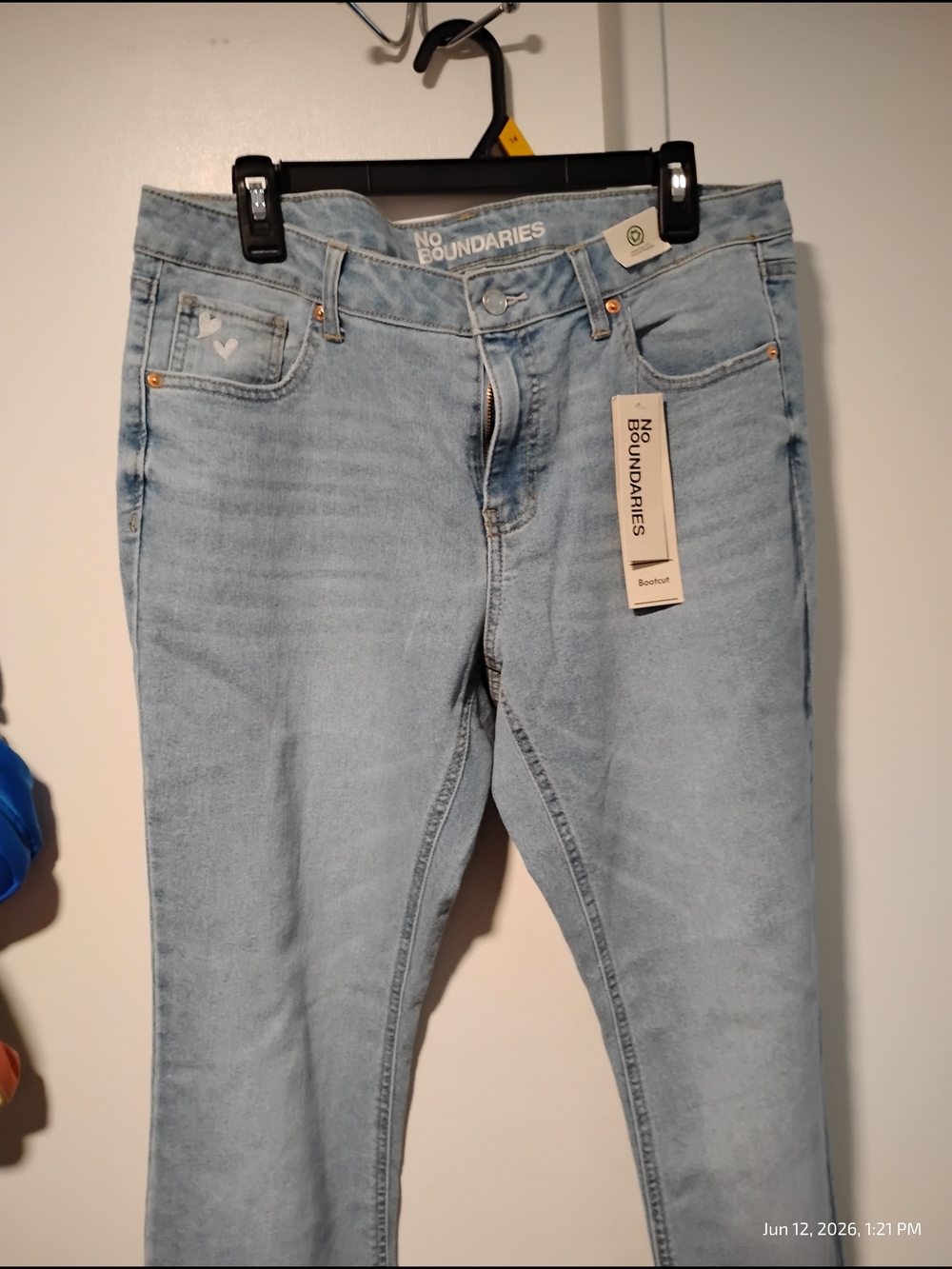 No Boundaries Women’s Light Blue Stretch Jeans